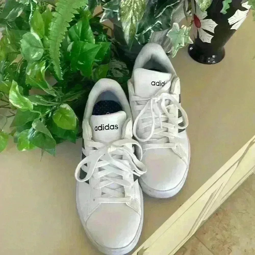 Adidas Grand Court 2.0 Men’s Size 7.5… White, green and orange accents. - Picture 3 of 8